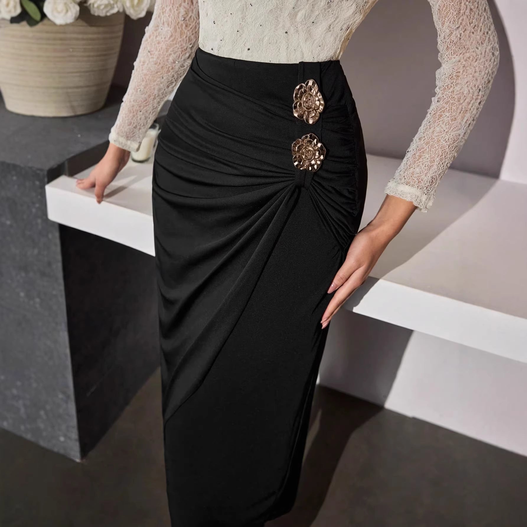 Womens Pleated Skirt With Rose Metal Buckle Detailing