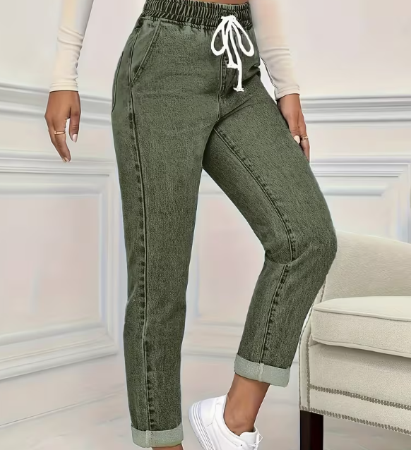 Elegant Straight-Leg Washed Denim Jeans For Women