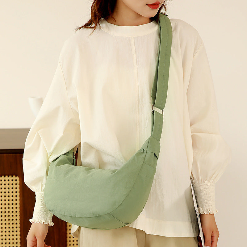 A High-capacity Shoulder Bag Thats Both Stylish And Easy To Carry